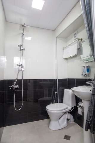 Отель Home25 Тбилиси Стандартный двухместный номер с 1 кроватью-5