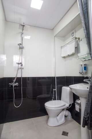Отель Home25 Тбилиси Стандартный двухместный номер с 1 кроватью-8